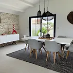 Hébergement de vacances Maison Jasmin, Spacieuse, Avec Piscine Privée Chauffée Rivedoux-Plage