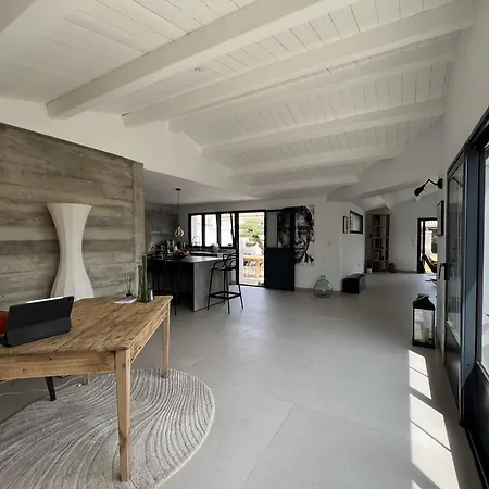 Maison Jasmin, Spacieuse, Avec Piscine Privee Chauffee 펜션 *