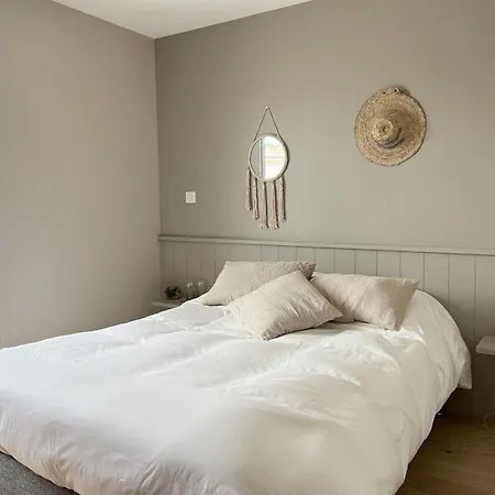Holiday home Maison Jasmin, Spacieuse, Avec Piscine Privee Chauffee *