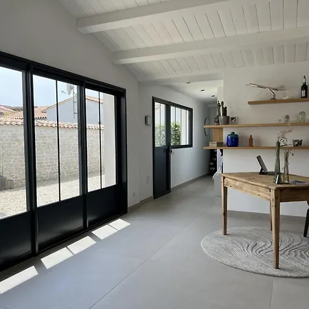 Maison Jasmin, Spacieuse, Avec Piscine Privee Chauffee *