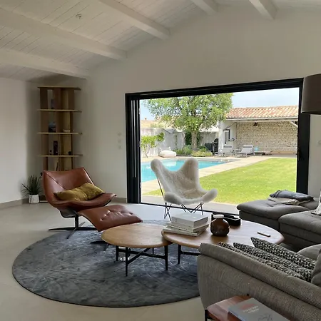 Maison Jasmin, Spacieuse, Avec Piscine Privee Chauffee Rivedoux-Plage
