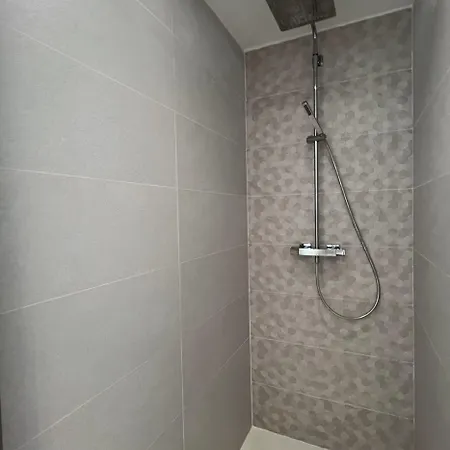 Maison Jasmin, Spacieuse, Avec Piscine Privee Chauffee Holiday home Rivedoux-Plage