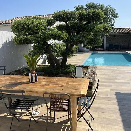 Maison Jasmin, Spacieuse, Avec Piscine Privee Chauffee * Rivedoux-Plage